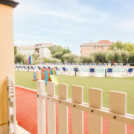 Giardino Dei Colori 111 Pool&fitness Aparthotel